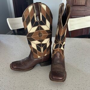 Women’s Brown and Tan Geometric Ariat Cowboy Boots size 8.5
